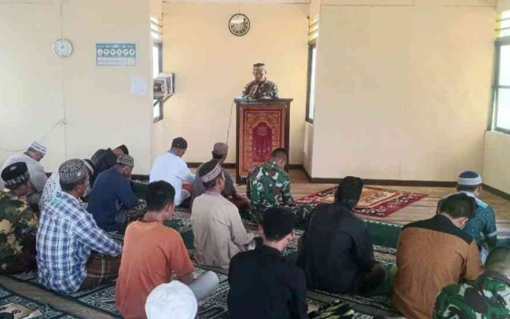 Khutbah Jum’at, Satgas Perbatasan Ajak Warga Jaga Toleransi Kehidupan Beragama dan Bermasyarakat