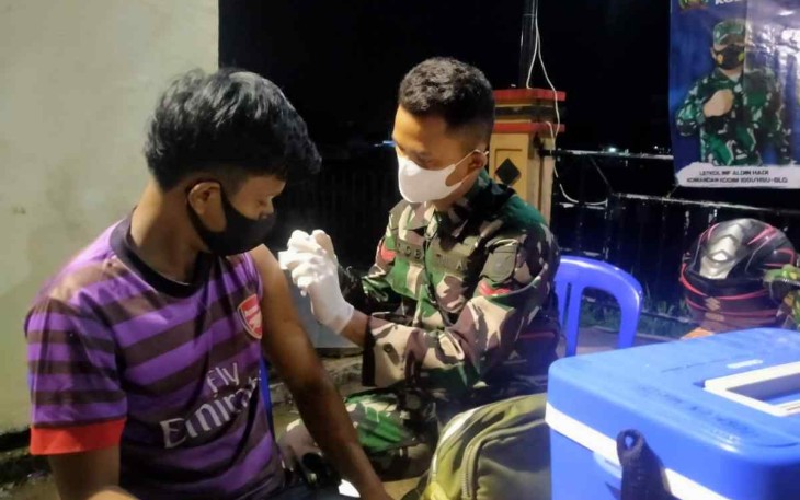 Gencarkan Vaksinasi, Tim Vaksinasi Mobile Kodim 1001/HSU-BLG Sasar Siring Itik