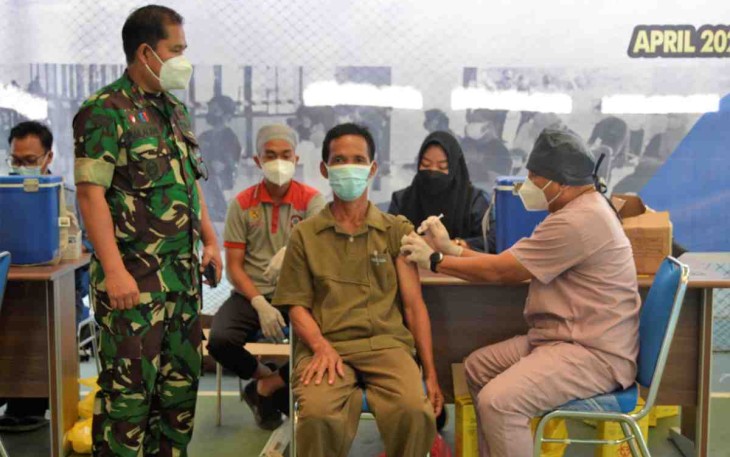 Vaksinasi Ratusan Karyawan PT. Bayan Resources Tbk 