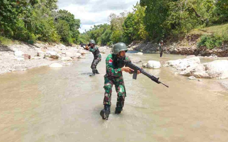 Prajurit Lanudal Kupang Latihan Jurit Tangkas