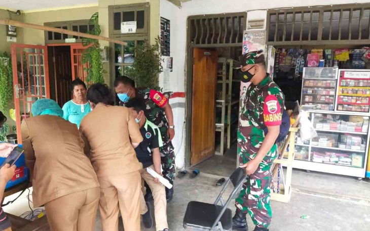 Door to door Babinsa vaksinasi booster warga binaan. Jum'at (22/4/22)