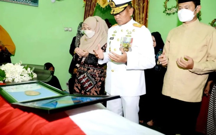 Brigjen TNI (Mar) Suherlan pimpin upacara pemakaman militer Praka Anumerta (Mar) Dwi Miftahul Achyar
