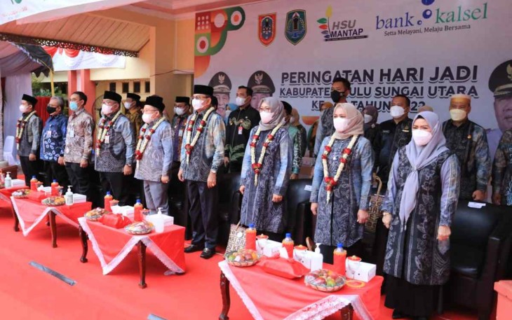 Upacara peringatan hari jadi Kab.HSU ke-76 di halaman kantor bupati HSU. Kamis (12/05/2022)