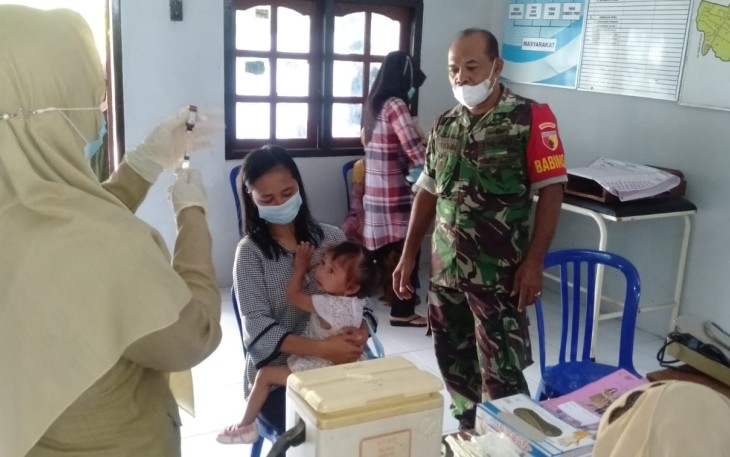 Serka Tukimin dampingi pelayanan posyandu. Sabtu (14/05/2022)