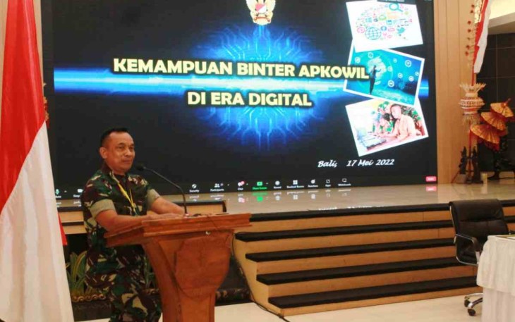 Aster Kasdam IX/Udayana saat membuka Harbang Puanter di Makodam. Selasa (17/05/2022)