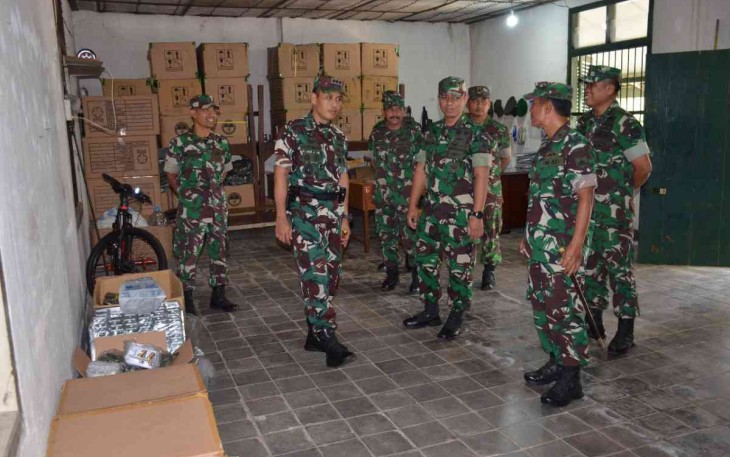 Pengarahan Danrem 073 dalam kunjungan ke Denbekang IV-04-03