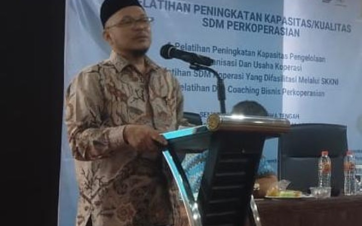 Nasrun saat memberikan pelatihan SDM Koperasi dan Uji Kompetensi di Semarang