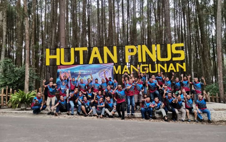 Foto bersama teuni akbar Samudera 11 di Yogyakarta 
