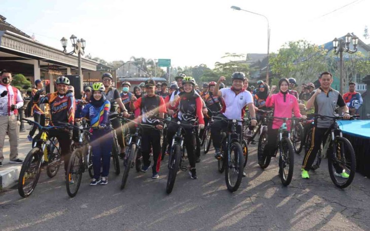 Semarak Hari Bhayangkara ke 76 Polres Blitar Kota 