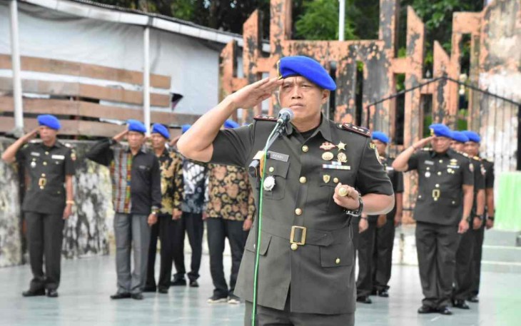 Dandenpom 1/2 Sibolga saat memberikan penghormatan di TMP Sibolga