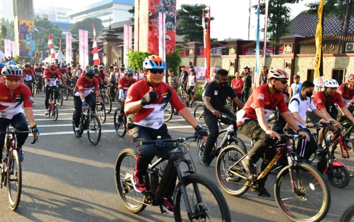 Kasal fun bike sambut hari Bhayangkara ke 76 di Jakarta 
