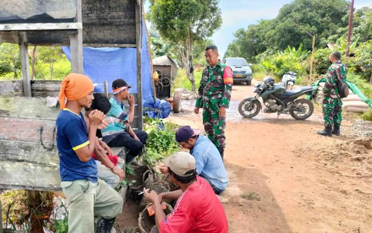 Serka Irfan komsos bersama warga binaannya