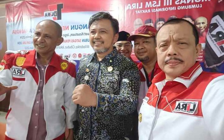 Yusuf Rizal (kanan) saat launching Satgas Pemantau Pemilu Independen LSM LIRA di Jakarta 