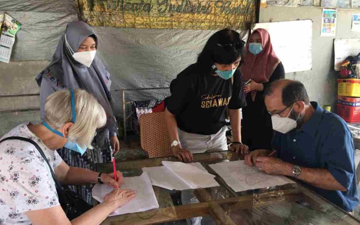 Batik bakaran salah satu produk lokal khas Pati