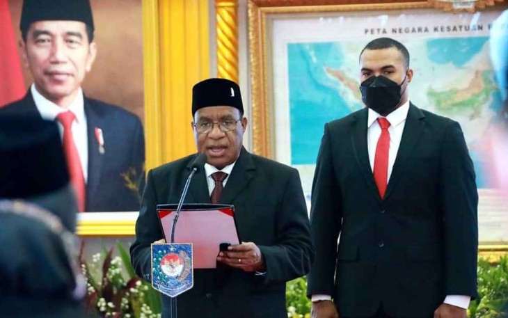 Wamendagri saat melantik pejabat di Jakarta 