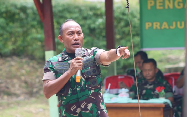 Pangdam Kasuari saat memberikan arahan prajuritnya di Kodim 1804/Kaimana