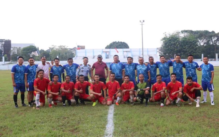 Foto bersama Tim Sepak Bola Lapas Cilegon dan Kanwil Kemenkumham Banten 
