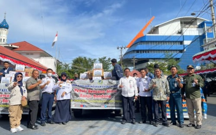 Donasi bantuan banjir bandang dari UPT Ditjen Hubla Sulselbar 