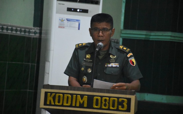 Kasdim 0803/Madiun saat memberikan arahan di Makodim