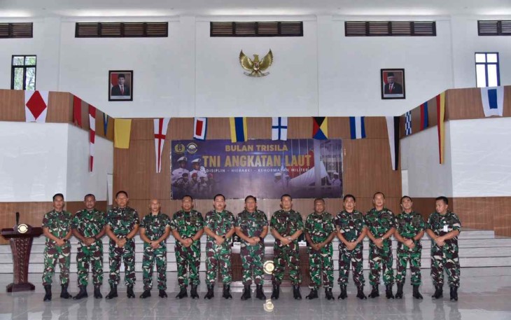 Swafoto jajaran Koarmada III Sorong bersama tim penilai mabesal