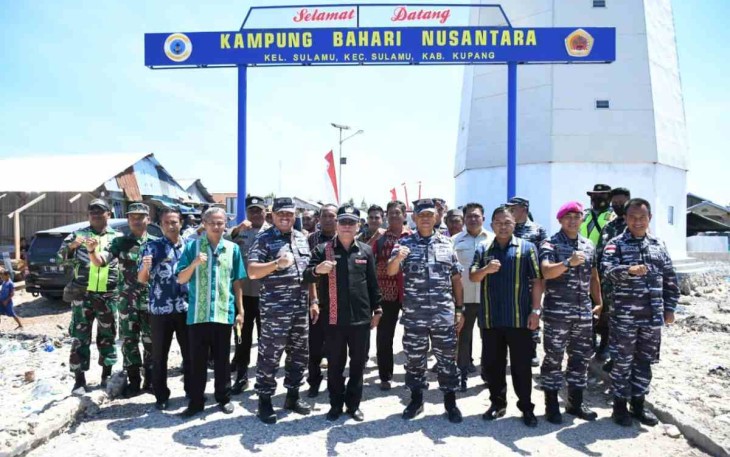 Foto bersama penutupan karya bakti di perbatasan 