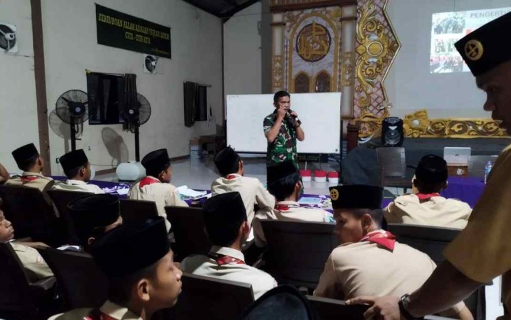 Kapten Arm Sutami Pena saat memberikan materi wasbang