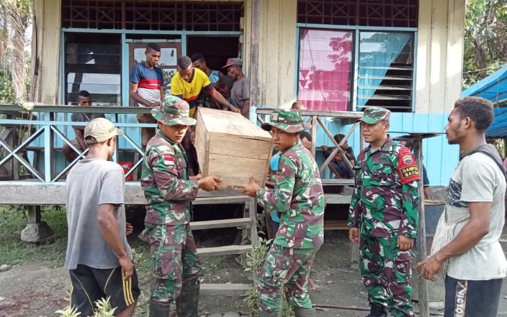 Satgas Yonif 126/KC turut berbela sungkawa atas warga yang meninggal 