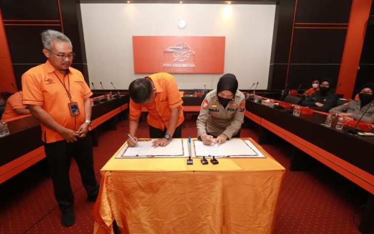 Perjanjian kerjasama Polda Jatim bersama PT Pos Indonesia, Selasa (27/9)