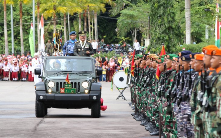 Pangdam XII/Tpr Pimpin Upacara Parade HUT TNI Ke-77