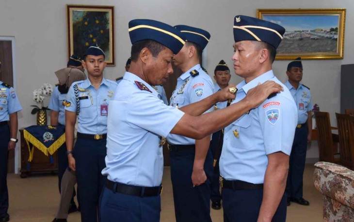 Dankoharmatau Marsda TNI Eddy Supriyono saat penyerahan jabatan Dandenma