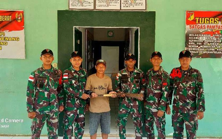 Penyerahan Sukarela Senpi Rakitan Warga