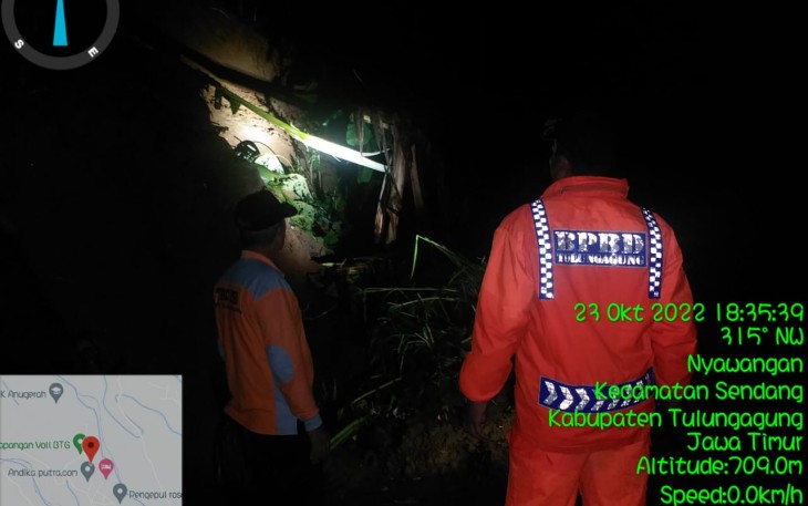 Evakuasi korban longsor di Kabupaten Tulungagung 