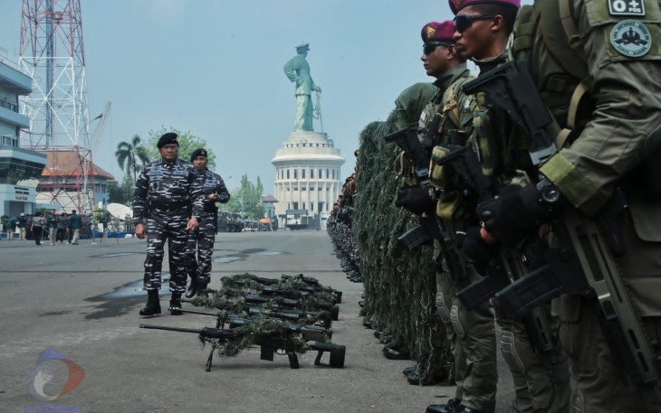Kasal Laksamana TNI Yudo Margono saat inspeksi Satgasla TNI AL