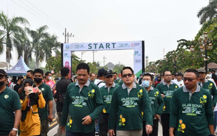 Jalan sehat HUT ke-77 Jawa Timur 