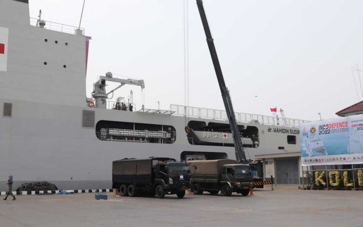 KRI dr Wahidin Sudirohusodo-991 