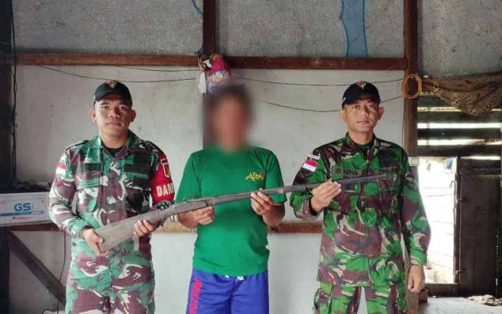 Sukarela warga perbatasan serahkan senpi rakitan