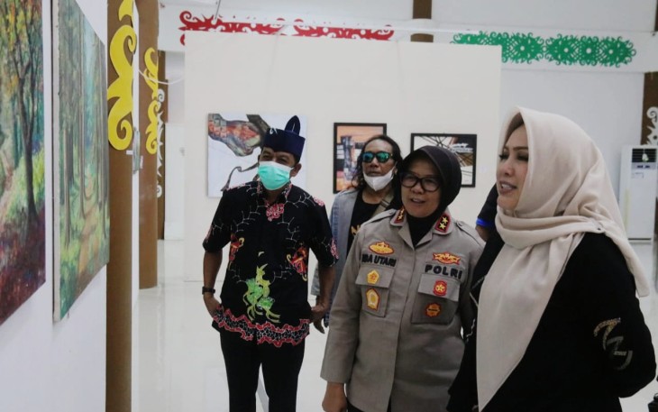 Wakapolda Kalteng dalam acara Pameran Seni Rupa dan Fotografi 