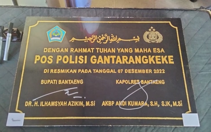 Prasasti peresmian pos polisi 