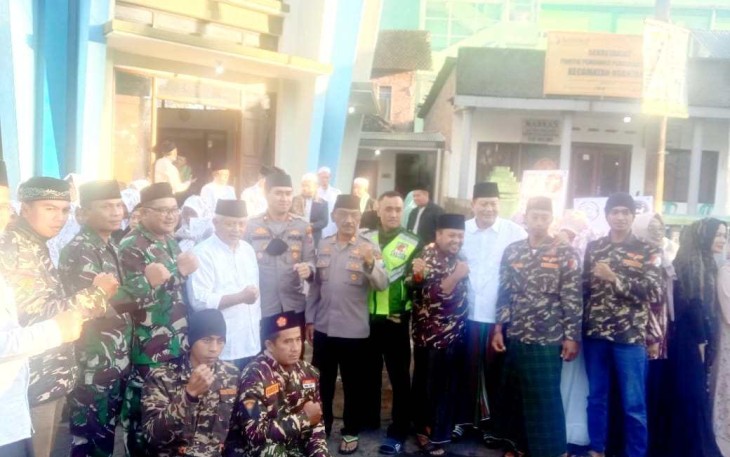 Program Suling Polsek Ngantang bersama Bupati Kab Malang Drs H.M Sanusi di Masjid Baiturahman Dsn Gading. Minggu (18/12)