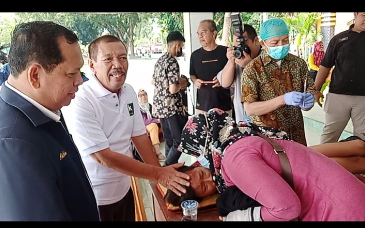 Isak tangis anak saat khitan di Kota Binjai