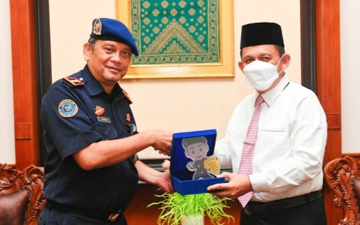 Gubernur Ansar, usai melakukan audiensi dengan Kepala PSDKP Batam, Turman Hardianto Maha