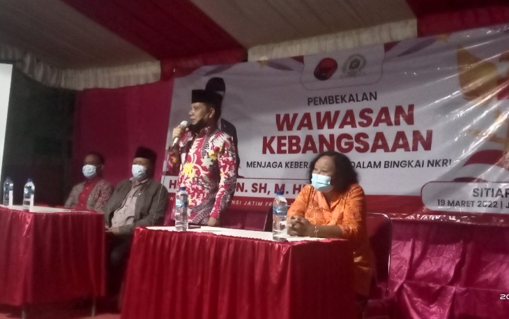 H. Gunawan, S.H., M.Hum, saat memaparkan arti Wawasan Kebangsaan dan keberagaman 