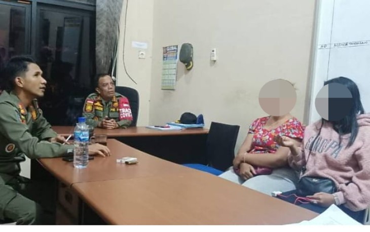 Dua Terduga Wanita Penghibur saat diamankan