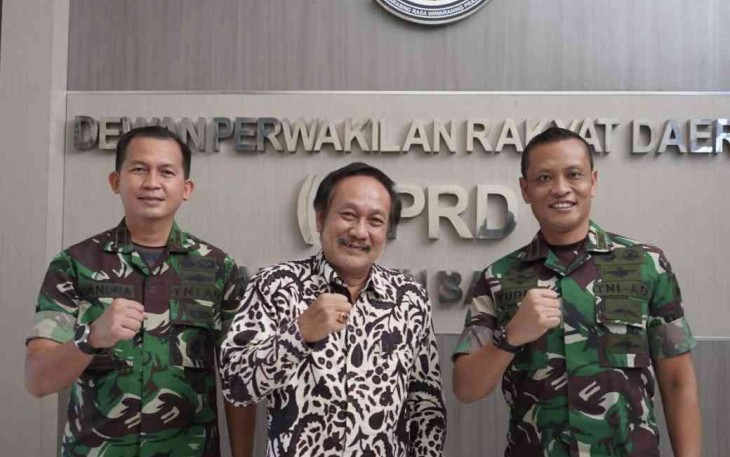 Foto bersama Ketua DPRD Banyumas 
