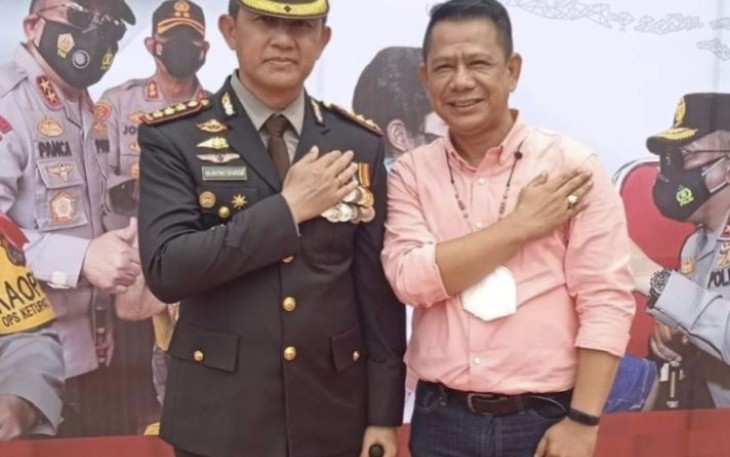 Kapolrestabes Medan Kombes Valentino Alfa Tatareda saat bersama Chairum Lubis Sekjen JMSI Provinsi Sumut, Rabu (7/12)