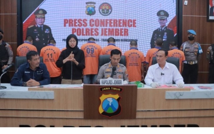 Kapolres Jember AKBP Heri Purnomo saat konferensi pers penangkapan kasus narkoba, Senin (19/12)