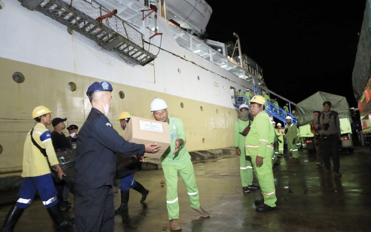5000 Paket Bantuan Sembako Bagi Masyarakat Karimunjawa 