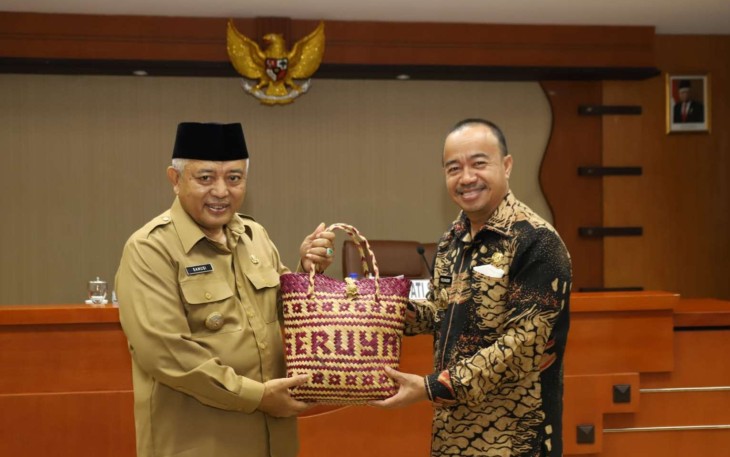 Bupati Malang, H. M Sanusi, bersama Bupati Seruyan, Kalimantan Tengah, Yulhaidir