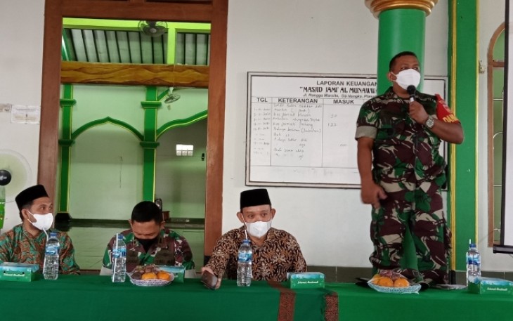 Kapten Inf Suyani ketika memberikan sosialisasi