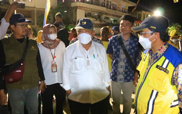 Menteri Basuki saat Tinjau Penataan Kawasan Pantai Kiom Kota Tual